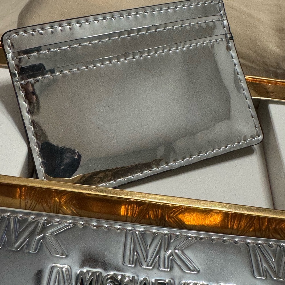 Michael Kors Silver Crossbody Bag - NO CALLOUTS - Picture 4 of 8